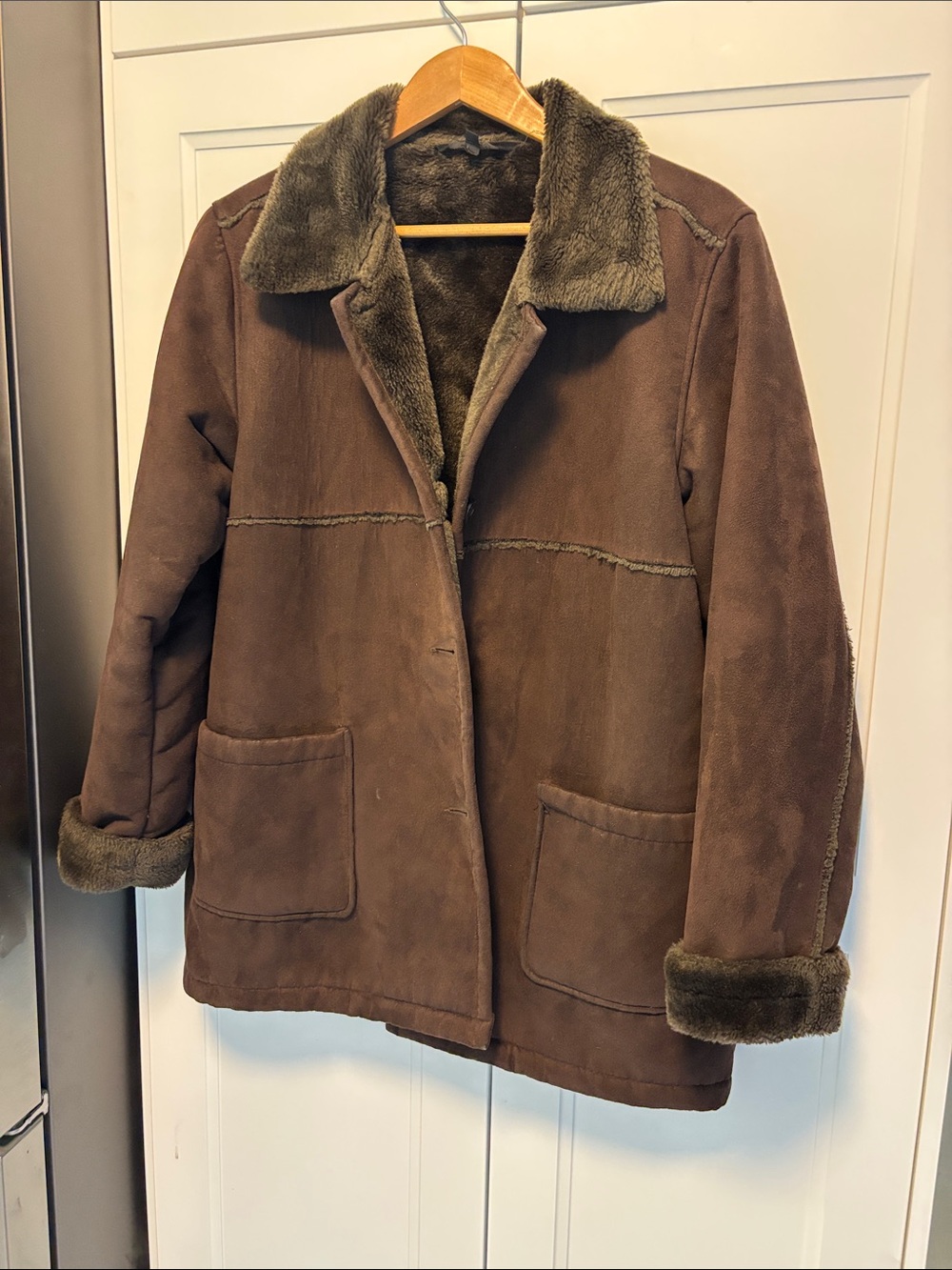 Classic Brown Faux-Shearling Teddy Coat with Plush Collar